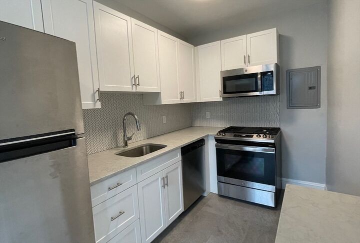 Property Photo:  233 Lafayette Street 21  MA 01970 