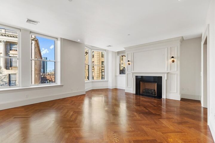 Property Photo:  20 Beacon Street 4  MA 02108 