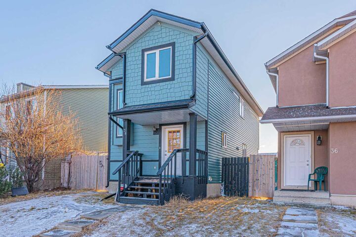 Property Photo:  38 Martindale Drive NE  AB T3J 2V4 