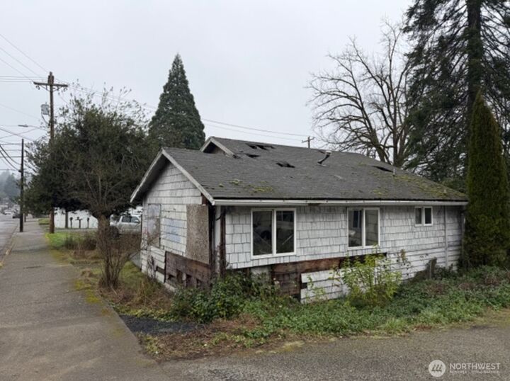 Property Photo:  226 S 7th Street  WA 98584 
