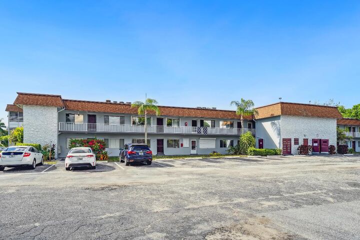 Property Photo:  2878 Donnelly Drive 106  FL 33462 