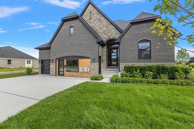 Property Photo: 4076 Spring Meadow Drive MI 48314