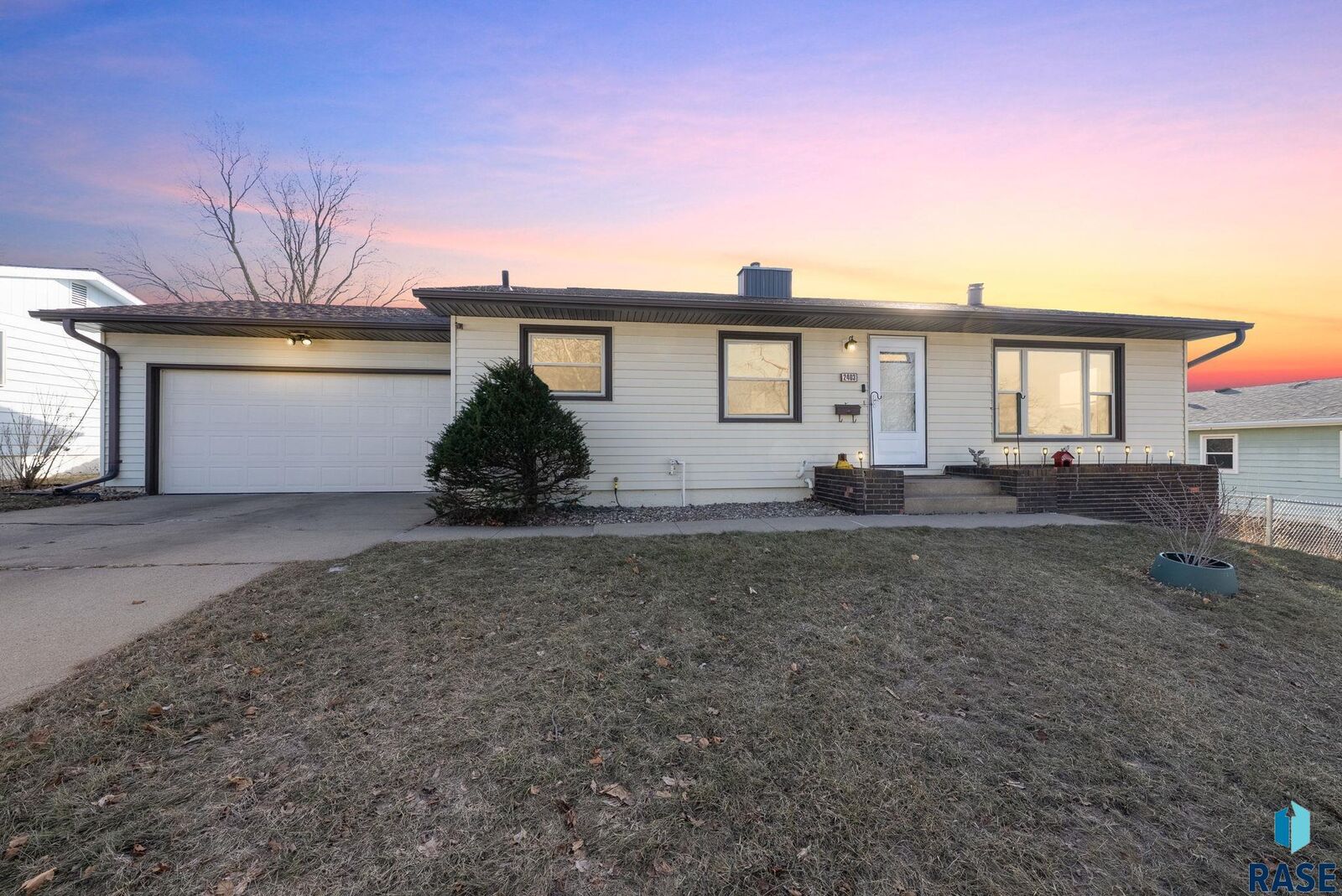 Property Photo: 2403 E 17th St Street SD 57103