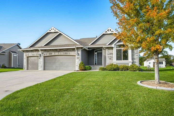 Property Photo:  609 N Jaax St  KS 67235 