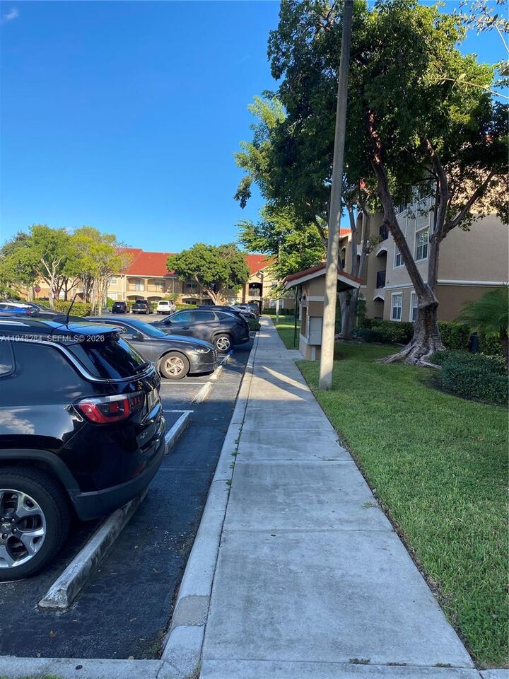 Property Photo:  11630 SW 2nd St 17101  FL 33025 