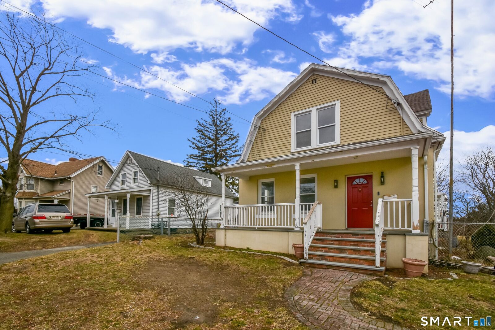 Property Photo:  1260 Elm Street  CT 06615 