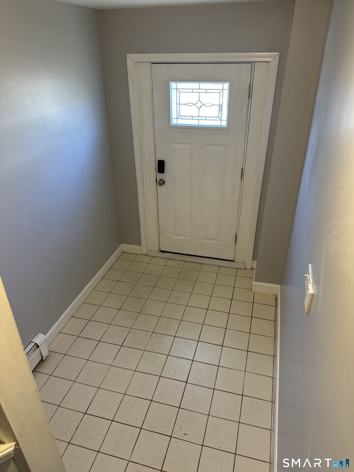 Property Photo:  1693 Litchfield Turnpike  CT 06525 