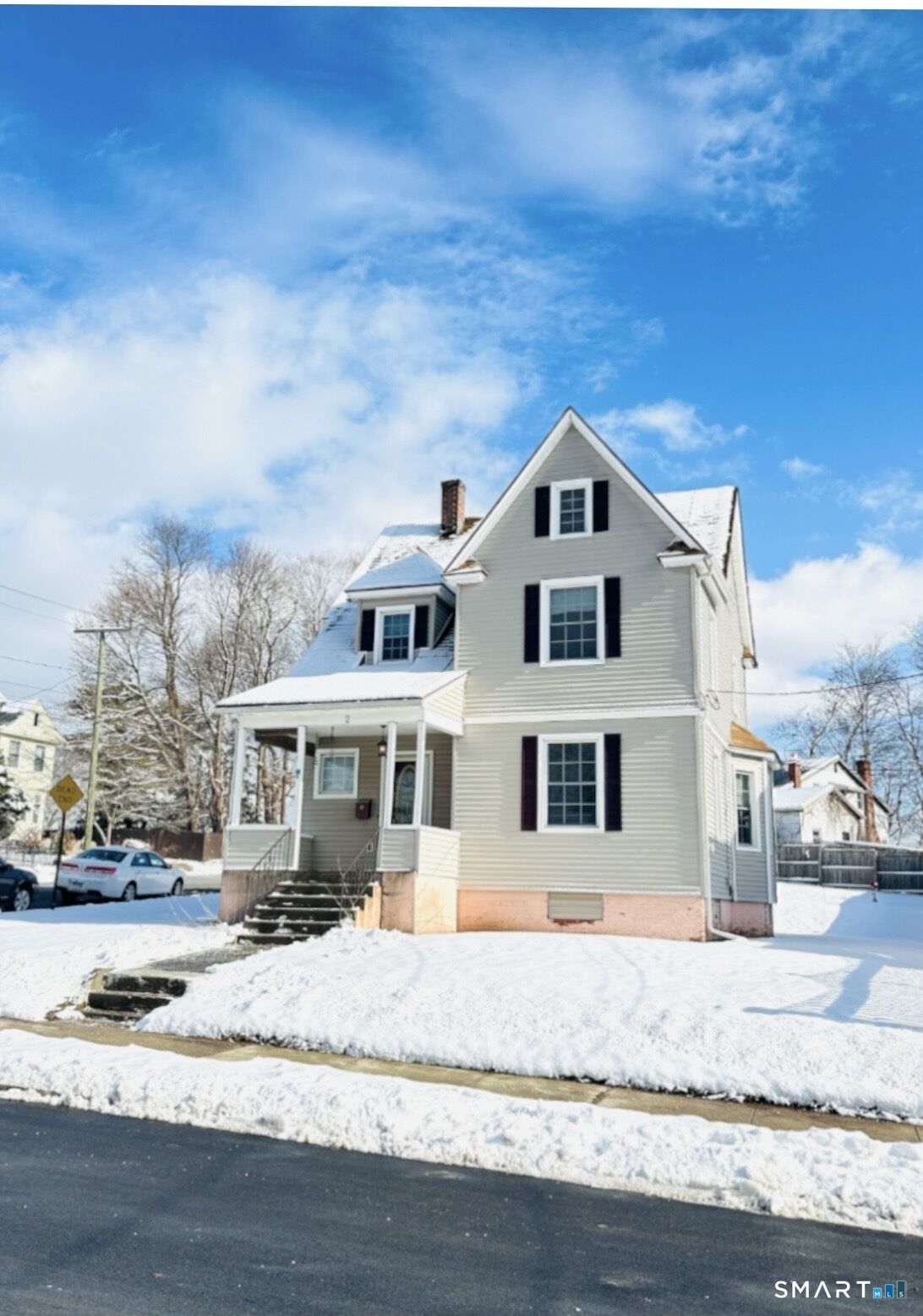 Property Photo:  2 Parkmore Street  CT 06051 