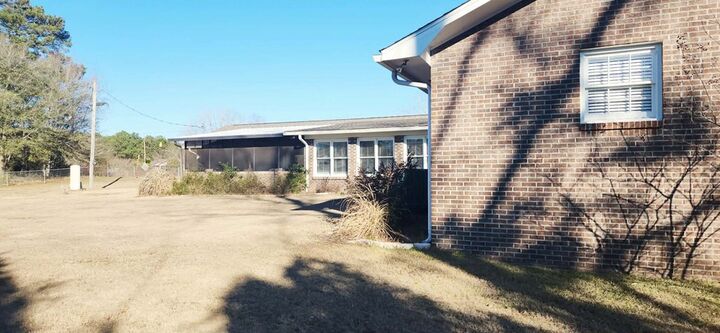 Property Photo: 3885 County Road 12 AL 36345
