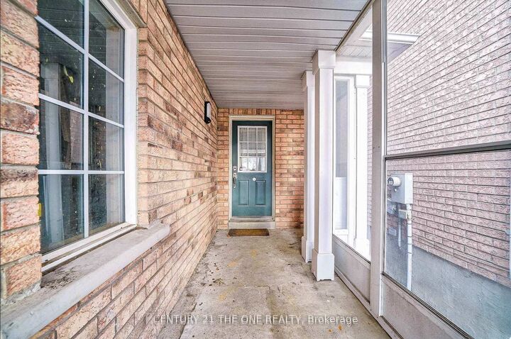 Photo de la propriété:  76 Highhill Drive  ON M1T 1N7 