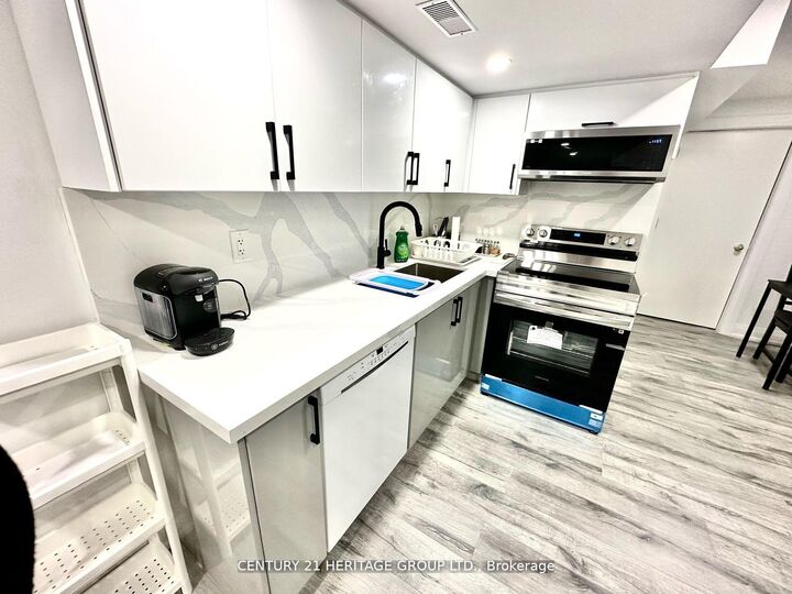 Photo de la propriété: 29 Eminence Road E Bsmt ON L4K 5K1