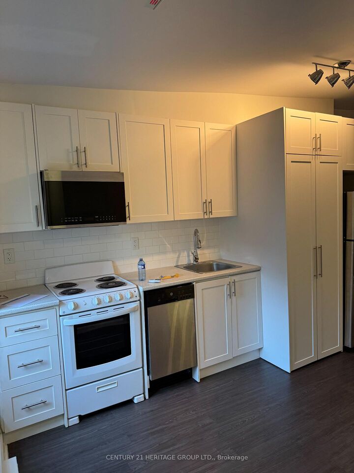 Photo de la propriété:  508 Yonge Street 300  ON M4Y 1X9 