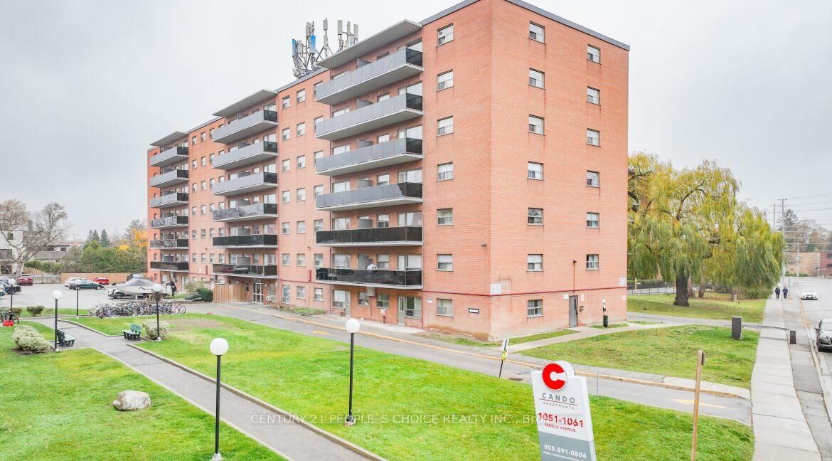 Photo de la propriété: 1061 Seneca Avenue 600 ON L5G 3X7