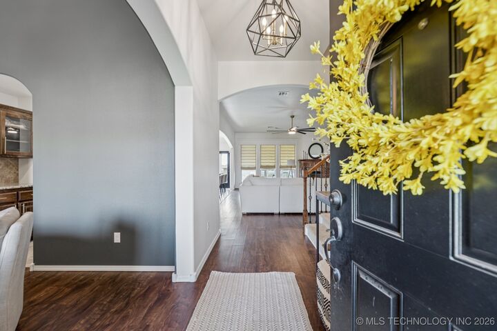 Property Photo:  1515 E Orlando Court  OK 74011 