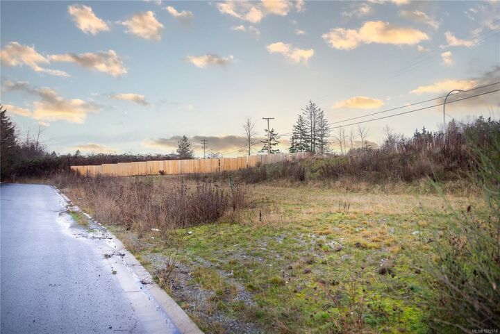 Property Photo:  867 Old Victoria Rd  BC V9R 5Z9 