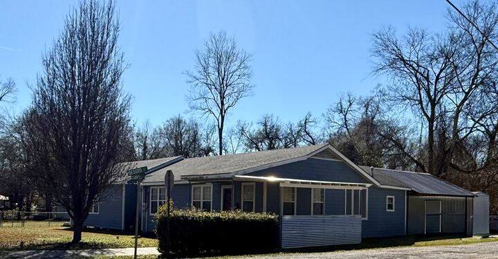 Property Photo: 901 Carroll Street MS 71282