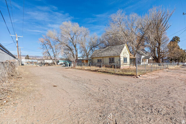 Property Photo: 59 E 400 S UT 84701
