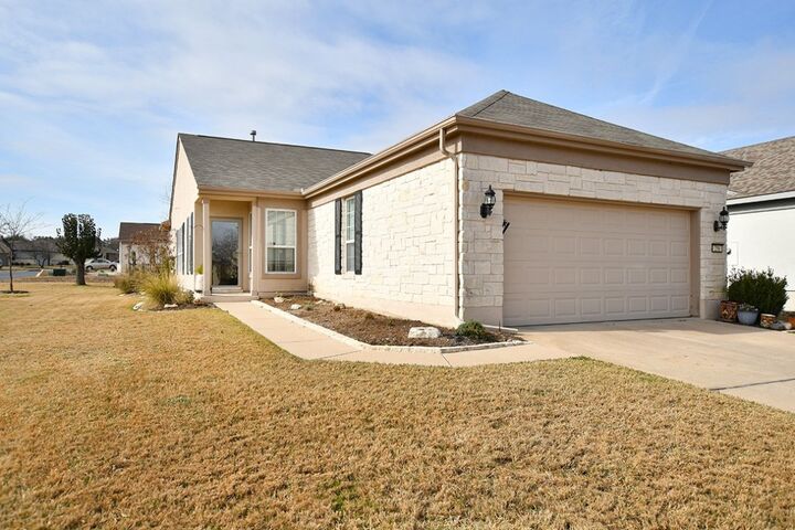 Property Photo:  256 Monument Hill Trail  TX 78633 