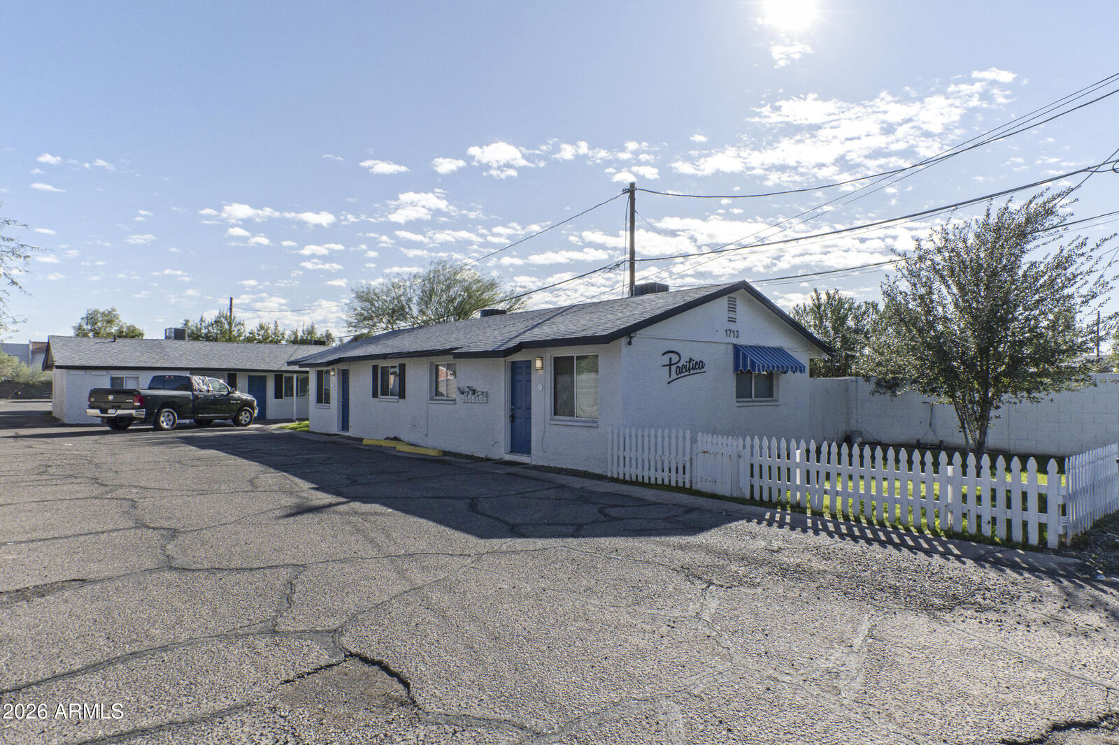 Property Photo: 1713 N 31st Place AZ 85008