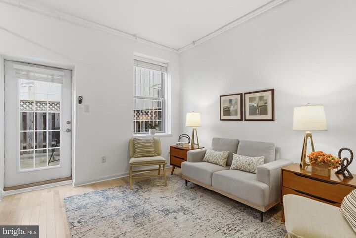 Property Photo:  101 North Carolina Avenue SE G  DC 20003 