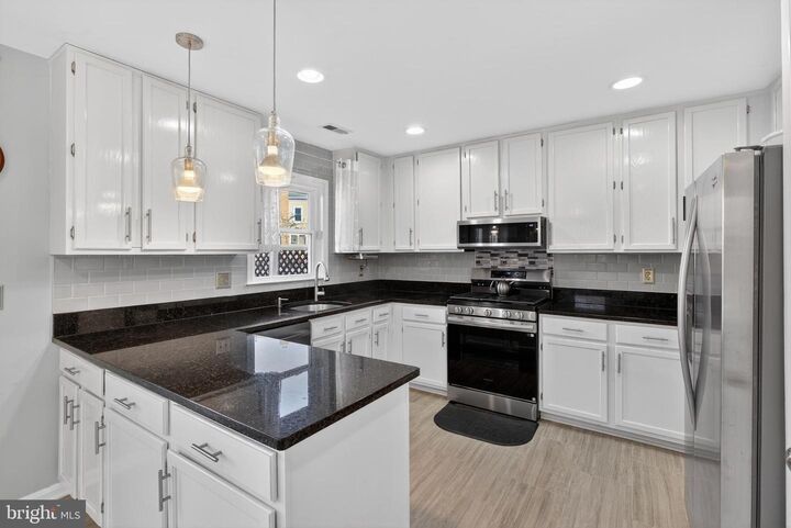 Property Photo: 14348 Winding Woods Court VA 20120