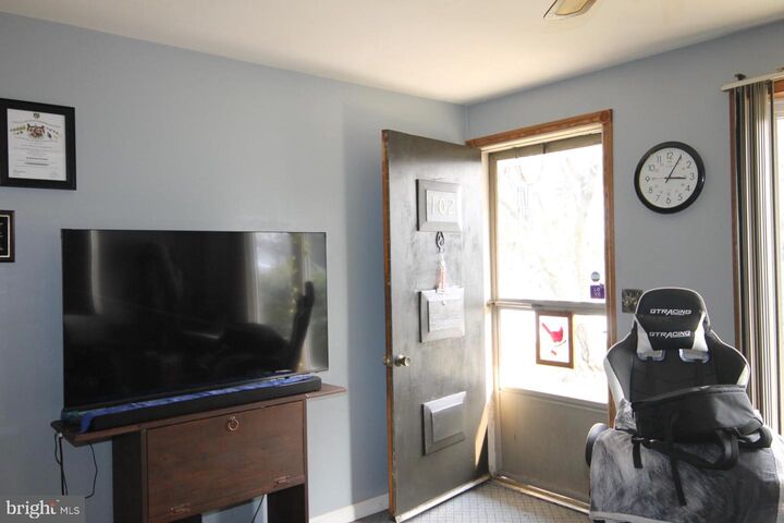 Property Photo:  102 Fernglen Avenue  MD 21061 