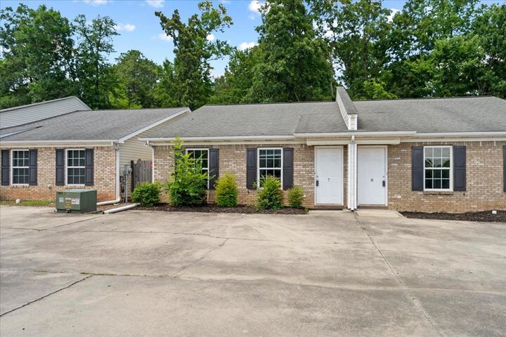 Property Photo: 1025 Orchard Way GA 30721