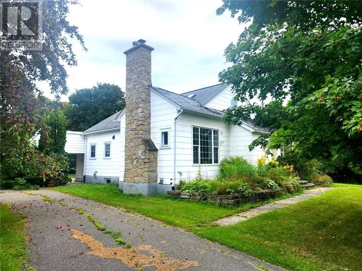 Property Photo: 16 Robinson Street W ON P0P 1K0