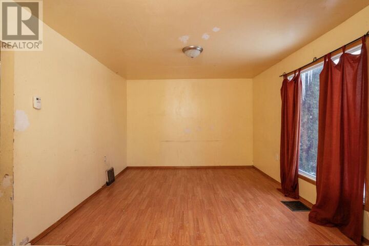 Photo de la propriété: 372 Grenville Ave ON P7A 2B8