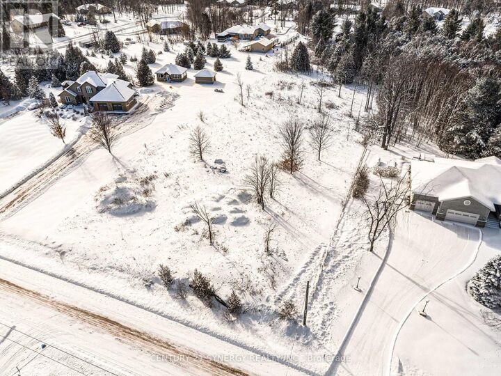 Photo de la propriété:  32 Basswood Crescent  ON K7A 0C8 