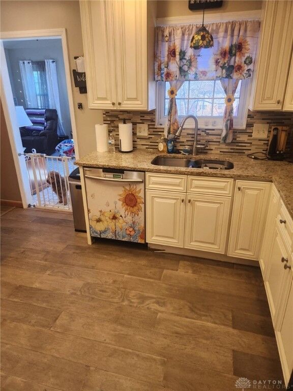 Property Photo:  704 Dover Avenue  OH 45044 