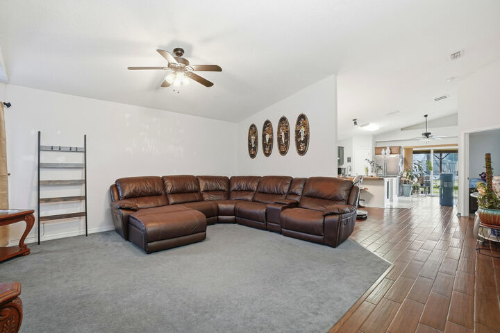 Property Photo: 1981 Catline Circle FL 32566