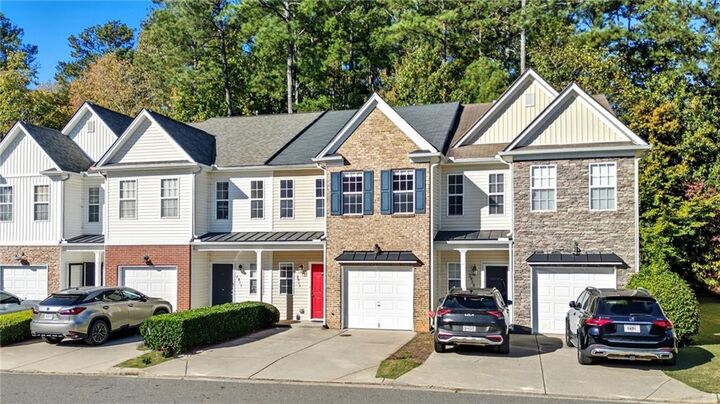 Property Photo: 2913 Greyhawk Lane GA 30040