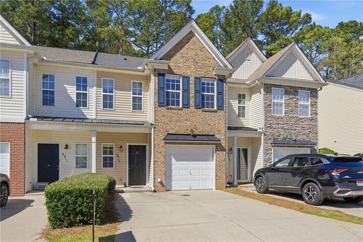 Property Photo:  2913 Greyhawk Lane  GA 30040 