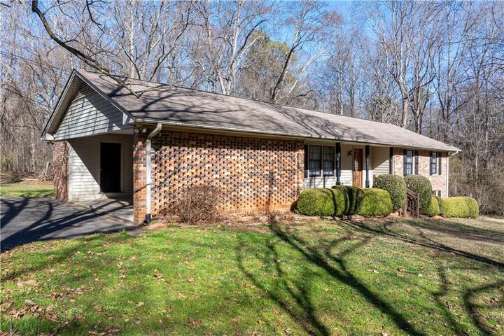 Property Photo:  5825 Loire Drive  GA 30040 