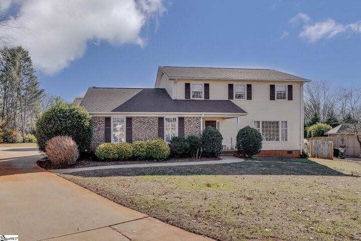 Property Photo: 6 Brynhurst Court SC 29615