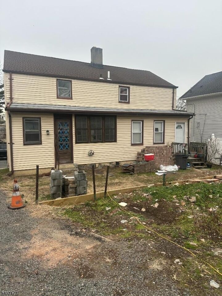 Property Photo:  25 New St  NJ 07109 