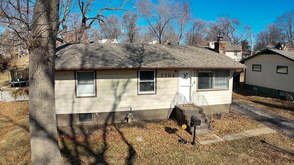 Property Photo:  7704 E 50th Terrace  MO 64129 