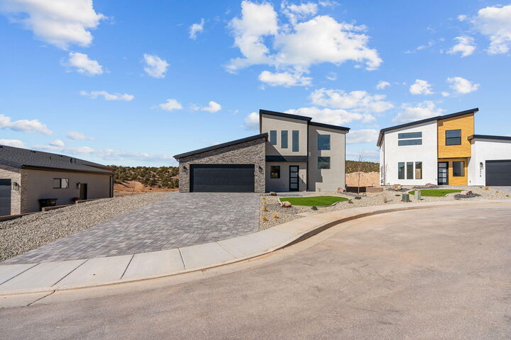 Property Photo: 3330 W Sun Circle W UT 84720