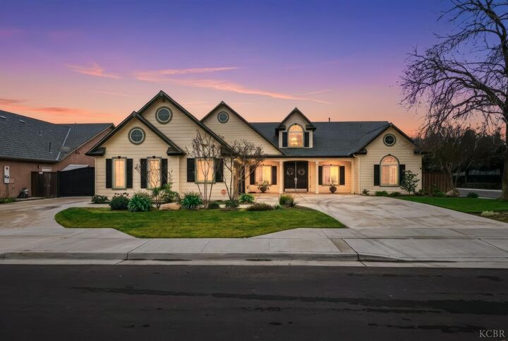 Property Photo:  297 W Harold Griswold Way  CA 93230 