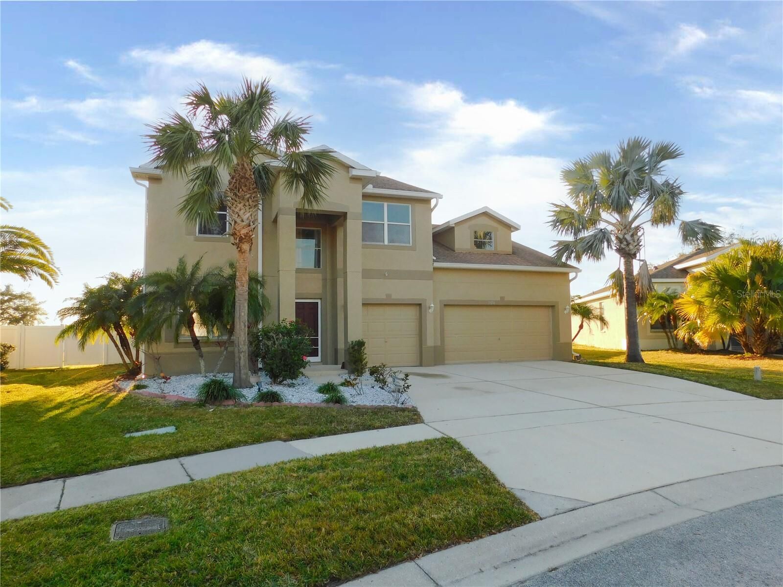 Property Photo: 11016 Holly Cone Drive FL 33569