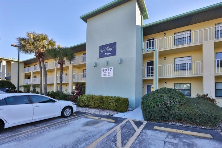 Property Photo: 6077 113th Street 610 FL 33772