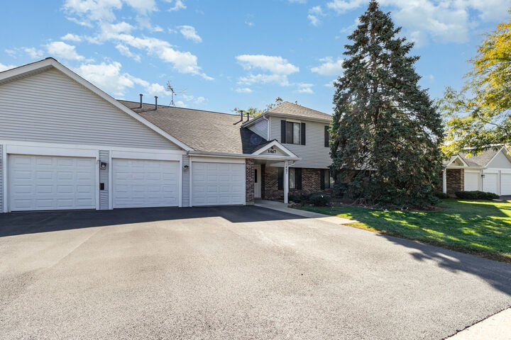 Property Photo:  1467 Fairlane Drive 1B  IL 60193 