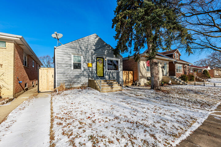 Property Photo:  8720 Lyndale Street  IL 60171 