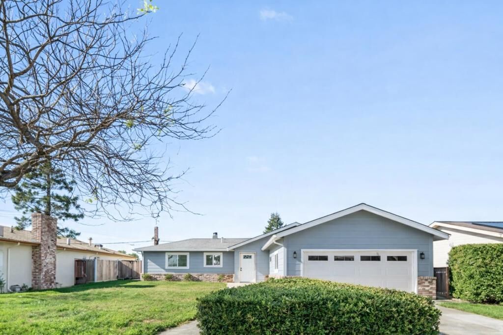 Property Photo:  612 Alameda Avenue  CA 93901 