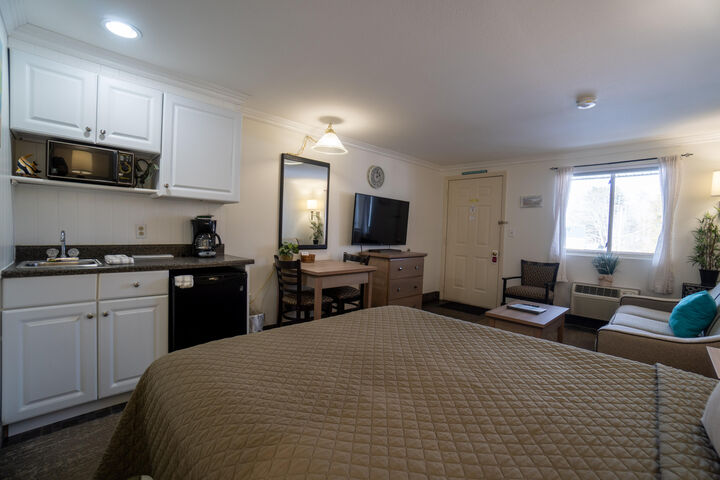 Property Photo: 733 Post Road 212 ME 04090