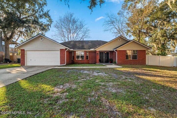 Property Photo:  4986 Canary Court  FL 32003 