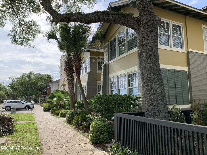 Property Photo:  2117 River Boulevard  FL 32204 