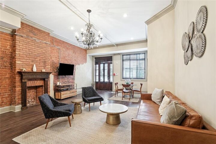 Property Photo:  433 Gravier Street 1  LA 70130 