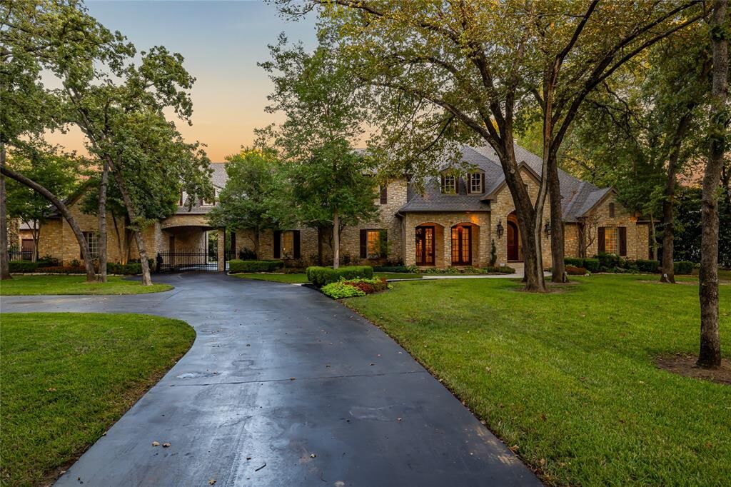 Property Photo: 4501 Bowman Drive TX 76034